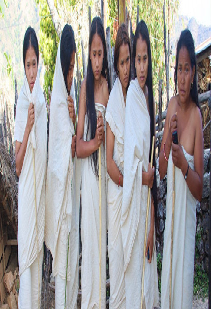 पुरानो संस्कार तोड्दै बुबाको काजक्रियामा ६ छोरी